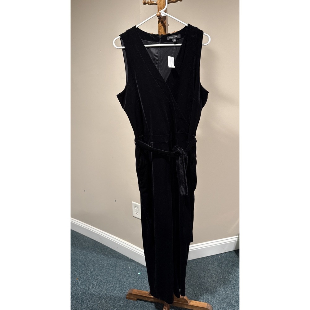 NWT‎ Banana Republic Black Velvet Sleeveless Wrap Jumpsuit Size 16 New with Tags
